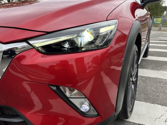 【原版件x認證車】頂級型 LED頭尾燈 iKEY 盲點 18吋鋁圈 抬頭顯示 原廠導航 紅黑內裝 進口代步小車首選有保固  第18張相片
