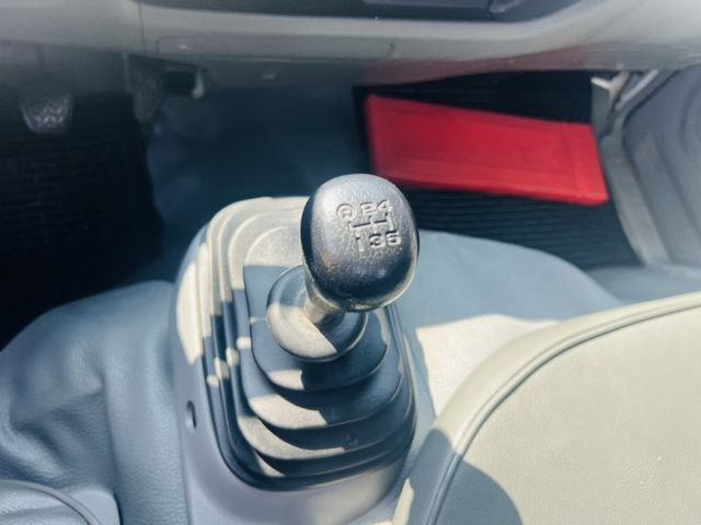 正2019年 HINO 框式手排 車斗加長11尺半 皮椅 可升五噸  第7張相片