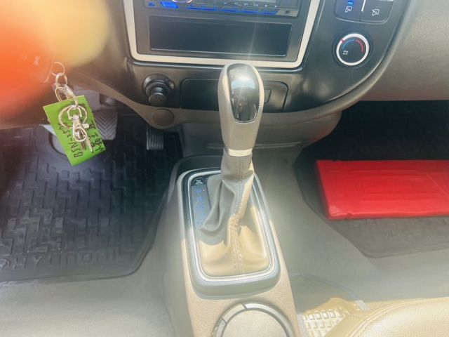 正2022年 小霸王 自排 皮椅 一手車僅跑一萬!  第7張相片