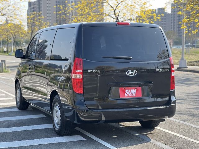 【原版件x認證車】低里程 升級全滑軌! 空間超大好運用 內外漂亮無待修 全新安卓機+倒車顯影+行車紀錄器 CarPlay  第4張相片