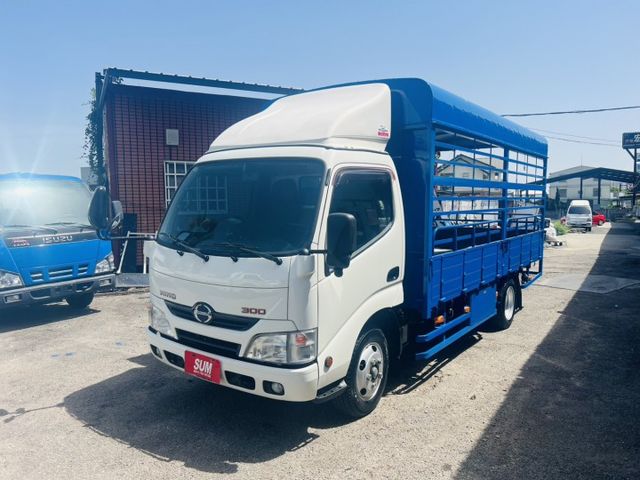 正2013年 HINO 加長14尺 手排 硬頂帆布 皮椅 一手車僅跑5萬公里 超美 可遇不可求!  第2張相片