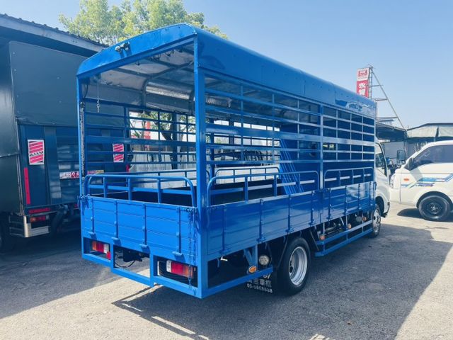 正2013年 HINO 加長14尺 手排 硬頂帆布 皮椅 一手車僅跑5萬公里 超美 可遇不可求!  第3張相片