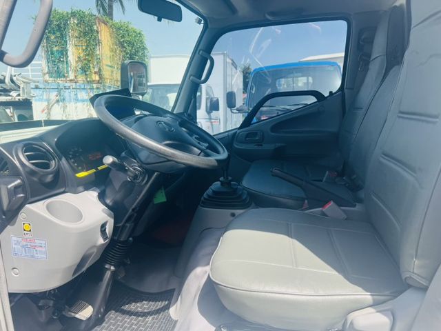 正2013年 HINO 加長14尺 手排 硬頂帆布 皮椅 一手車僅跑5萬公里 超美 可遇不可求!  第6張相片