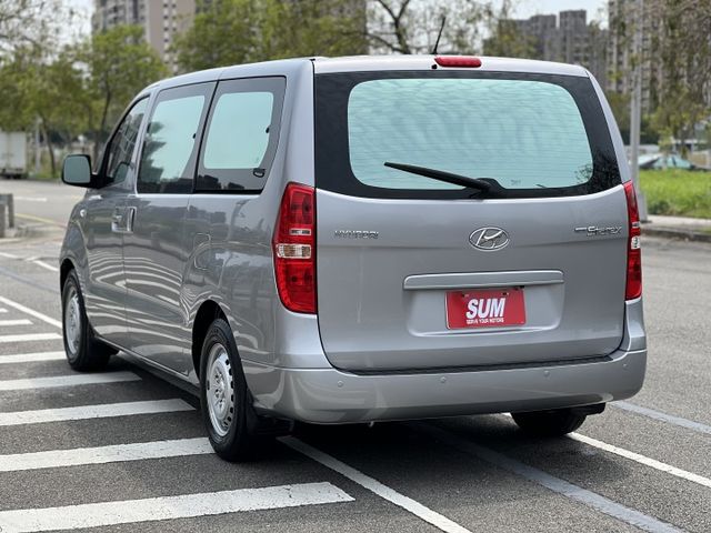 【六期小改款x認證車】超低里程僅跑10萬 內外漂亮 保養確實 定速 循跡防滑 升級安卓機 車況超好買回去不用花大錢整理!  第3張相片