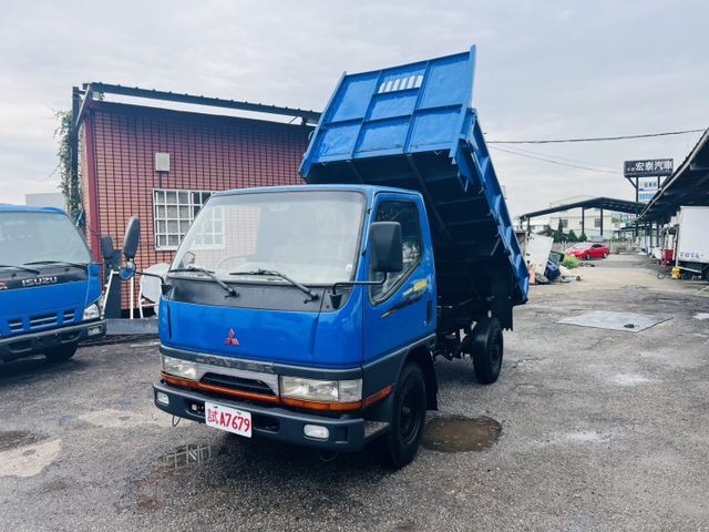 正1997年 堅達 傾洩式舉斗車 斗漂亮 車況已整理 皮椅 舉斗全新價18萬 現買配備送車!  第2張相片