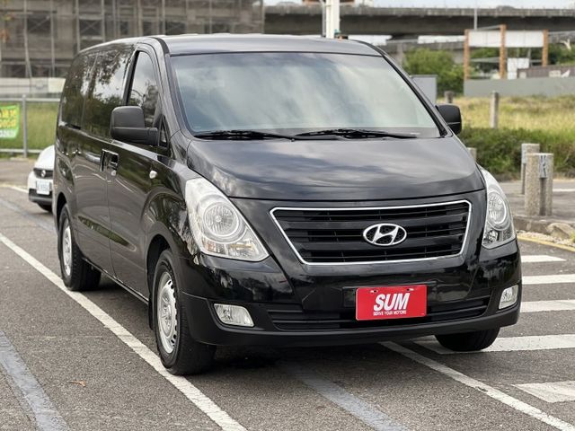 【原版件x認證車】六期末代9人座尊貴型 全新旗艦安卓機+無線CarPlay+倒車+行車紀錄 方控+定速 車況極佳無待修  第2張相片