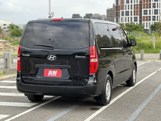 【原版件x認證車】六期末代9人座尊貴型 全新旗艦安卓機+無線CarPlay+倒車+行車紀錄 方控+定速 車況極佳無待修  第5張相片