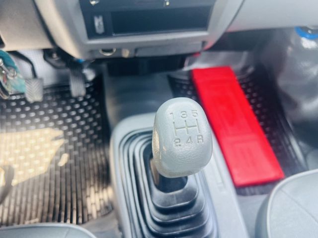正2018年 菱利 框式貨斗 手排 皮椅 便宜小發財  第7張相片