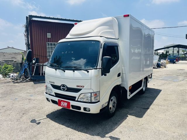 正2015年 HINO 加長11尺半 箱式手排 車箱內高193 四錄影像 僅跑7萬公里!  第2張相片