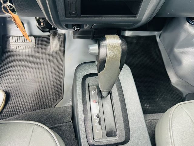 正2021年 菱利 自排 皮椅 多功能方向盤 定速 一手車僅跑10萬!  第7張相片
