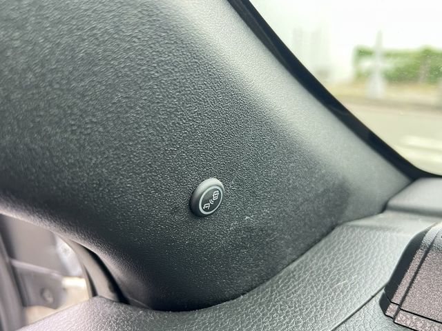 【原版件x認證車】經典+版 升級旗艦安卓機+無線CarPlay 車況極佳 內外漂亮無異味 升級鋁圈 無待修SUM五大保固  第13張相片