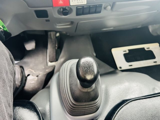 正2022年 一路發 箱式 車箱加長14尺 四軸尾門 左右雙開門 皮椅 四錄影像  第6張相片