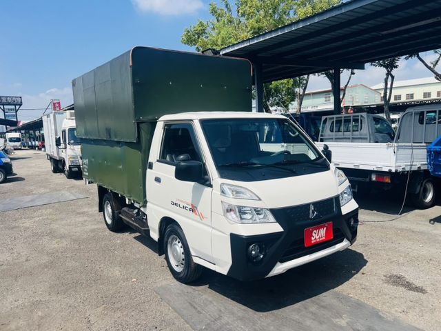 正2022年 得利卡 棚式 升降帆布 自排 皮椅 定速 多功能方向盤 一手車僅跑6萬!  第1張相片