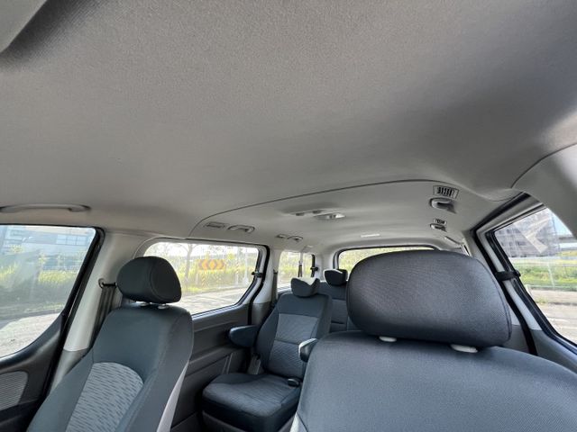 【原版件x全新安卓機】升級7座椅 無線CarPlay+行車紀錄器+高清倒車 方控+定速 六期環保超有力 內外車況保持優良  第18張相片
