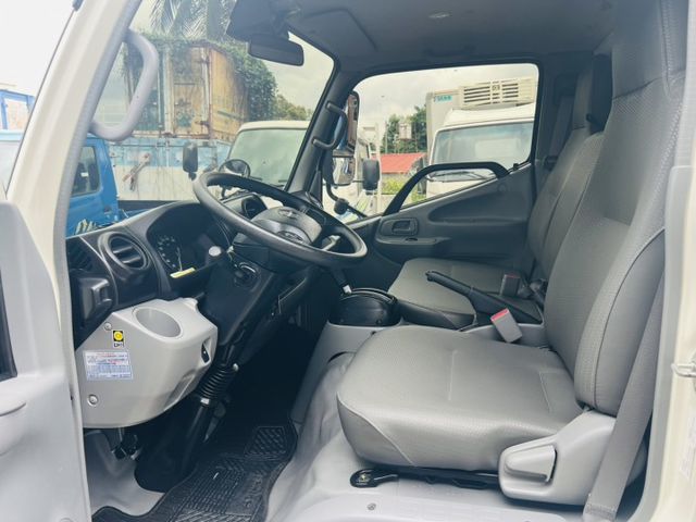 正2023年 HINO 箱式 自排 車箱加長11尺半 四錄影像 皮椅 升降尾門 左右開門 一手車僅跑2萬!  第6張相片