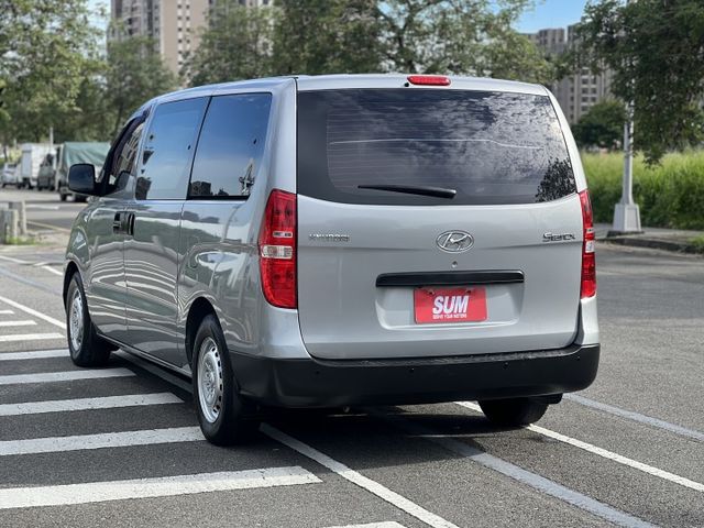 【原版件x認證車】五期末代9座免尿素 車況極佳一手原廠保養 保養確實無待修 耗材皆已更換 車況極佳底盤扎實 升級安卓機  第3張相片