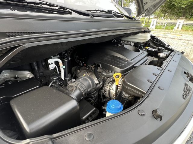 【原版件x認證車】五期末代9座免尿素 車況極佳一手原廠保養 保養確實無待修 耗材皆已更換 車況極佳底盤扎實 升級安卓機  第20張相片