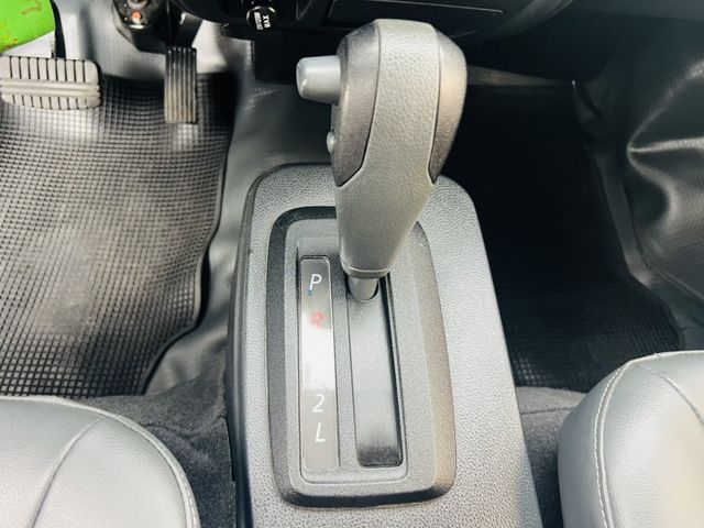 正2022年 菱利 -20度冷凍車 自排 皮椅 定速 多功能方向盤  第7張相片