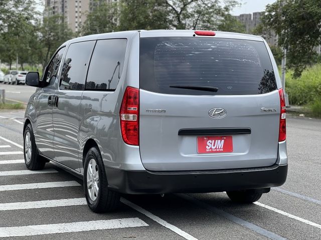 【低於行情出清福利車】原版件x認證車 引擎健康 便宜出清可全貸找錢 末代9人座 可客製化升級改裝 車況耗材我幫您把關!  第3張相片