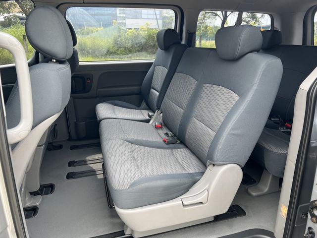 【低於行情出清福利車】原版件x認證車 引擎健康 便宜出清可全貸找錢 末代9人座 可客製化升級改裝 車況耗材我幫您把關!  第6張相片