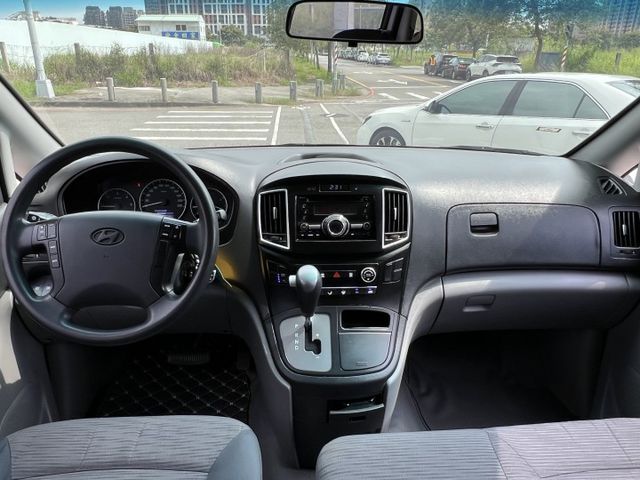 【低於行情出清福利車】原版件x認證車 引擎健康 便宜出清可全貸找錢 末代9人座 可客製化升級改裝 車況耗材我幫您把關!  第9張相片