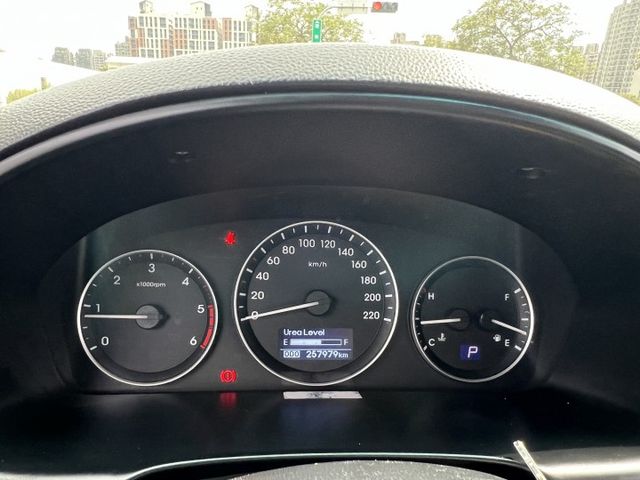 【低於行情出清福利車】原版件x認證車 引擎健康 便宜出清可全貸找錢 末代9人座 可客製化升級改裝 車況耗材我幫您把關!  第13張相片