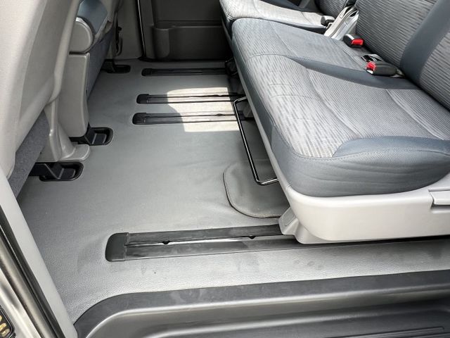 【低於行情出清福利車】原版件x認證車 引擎健康 便宜出清可全貸找錢 末代9人座 可客製化升級改裝 車況耗材我幫您把關!  第15張相片