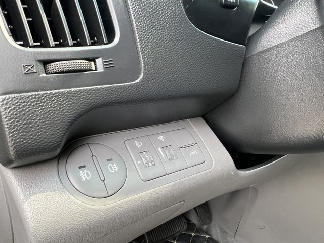 【低於行情出清福利車】原版件x認證車 引擎健康 便宜出清可全貸找錢 末代9人座 可客製化升級改裝 車況耗材我幫您把關!  第17張相片