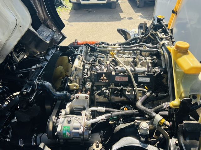 正2016年 堅達 -25度冷凍車 加長11尺半 皮椅 升降尾門 花板防撞 車箱左右開門  第9張相片