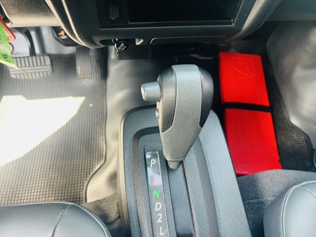 正2024年 菱利 蓬式 自排 三面開帆布 定速 多功能方向盤 一手水車僅跑1.9萬!!  第7張相片