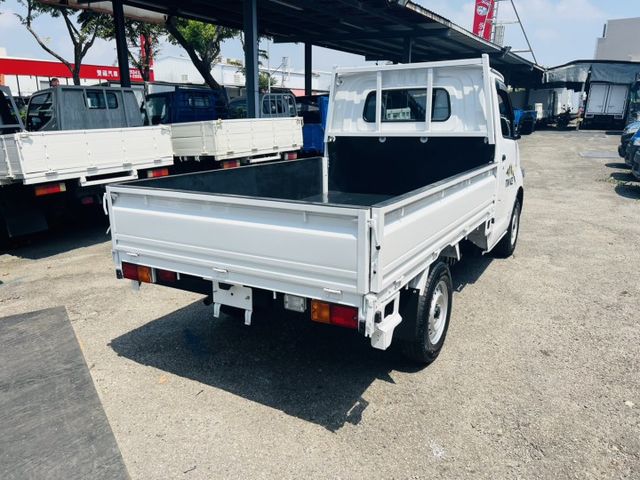 正2022年 TownAce 框式手排 TCS循跡防滑 胎壓偵測 雙安全氣囊 同級最佳安全配備 一手車僅跑3萬!!  第4張相片