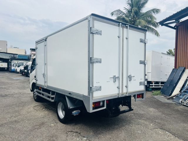 正2020年 HINO 箱式手排 車箱加長11尺半 左右開門 皮椅 一手車僅跑16萬!  第4張相片