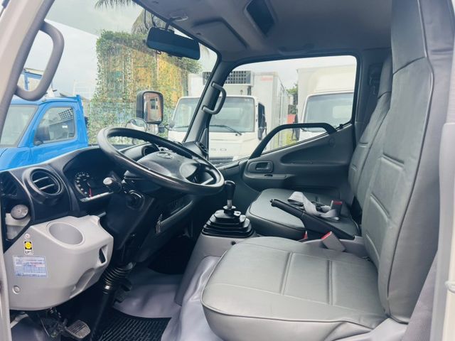 正2020年 HINO 箱式手排 車箱加長11尺半 左右開門 皮椅 一手車僅跑16萬!  第6張相片