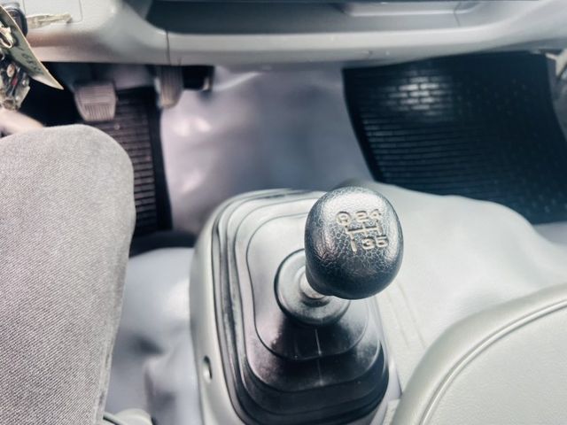 正2020年 HINO 箱式手排 車箱加長11尺半 左右開門 皮椅 一手車僅跑16萬!  第7張相片