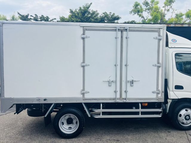 正2020年 HINO 箱式手排 車箱加長11尺半 左右開門 皮椅 一手車僅跑16萬!  第9張相片