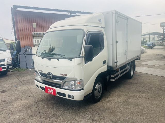 正2020年 HINO 箱式手排 車箱加長11尺半 左右開門 皮椅  第2張相片