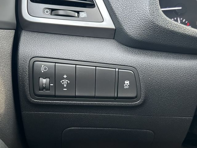 【原版件x認證車】低里程 汽油豪華版 6速自排耐操 6氣囊 上坡輔助+陡坡緩降 數字胎壓 升級安卓機+無線CP 五大保固  第16張相片