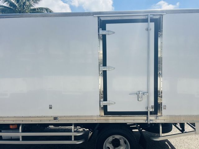 11呎冷凍車，車況優質保養確實 車內外乾淨漂亮 冷氣超冷!  第10張相片