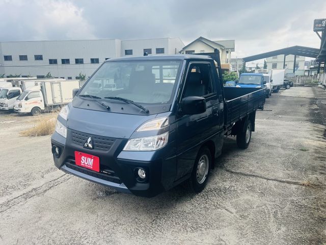 好開超便宜的商用貨車  自排 自排 自排的喔  第2張相片