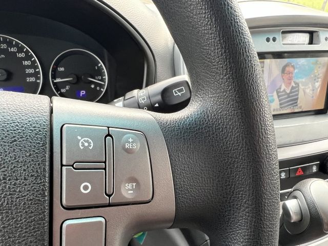 【特價x六期小改款】低里程 內外保持有水準 無待修 LED日行燈 原廠電視影音 升級雙前座扶手 商用自用皆宜 CP值超高  第14張相片