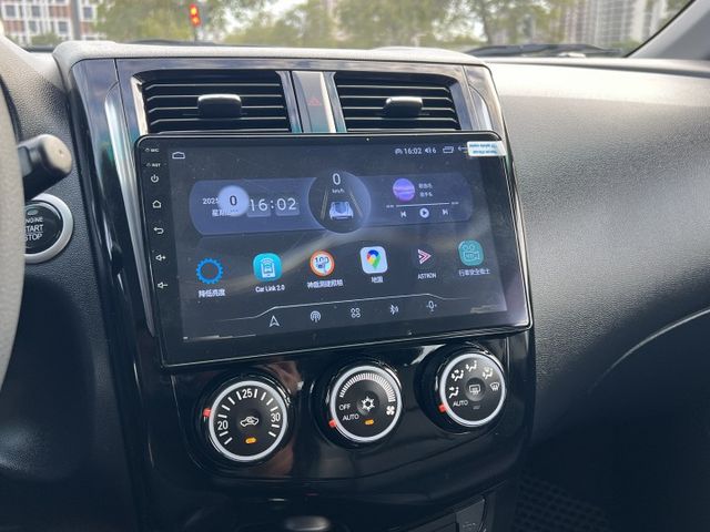 【原版件x認證車】僅跑3萬多 原廠保固中 頂規+大滿配 iKEY 電尾門 盲點 定速+方控 全新安卓機+行車紀錄+倒車  第8張相片