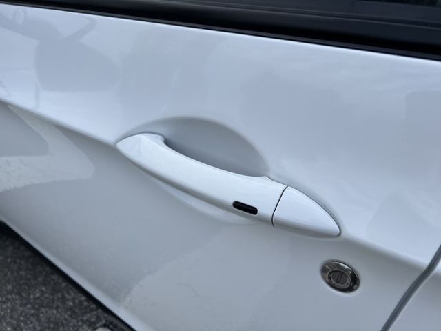 【原版件x認證車】僅跑3萬多 原廠保固中 頂規+大滿配 iKEY 電尾門 盲點 定速+方控 全新安卓機+行車紀錄+倒車  第19張相片