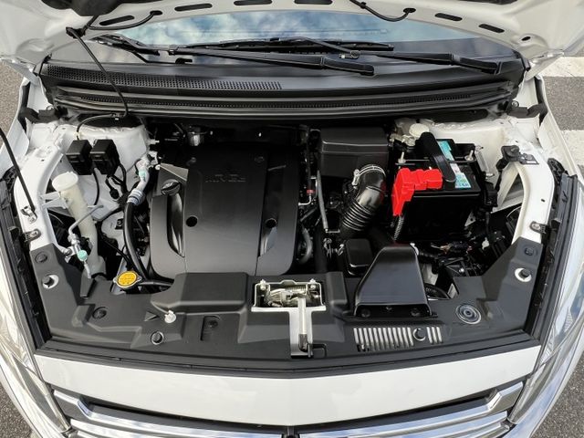 【原版件x認證車】僅跑3萬多 原廠保固中 頂規+大滿配 iKEY 電尾門 盲點 定速+方控 全新安卓機+行車紀錄+倒車  第20張相片