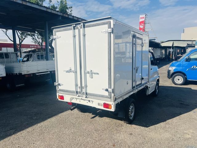 正2022年冷凍車 配備齊全 可全貸  第9張相片