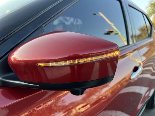 【原版件x認證車】智型旗艦版 iKEY摸門 LED大燈 盲點 AEB自動煞車 360環景 車況超級優質 五大保固  第17張相片