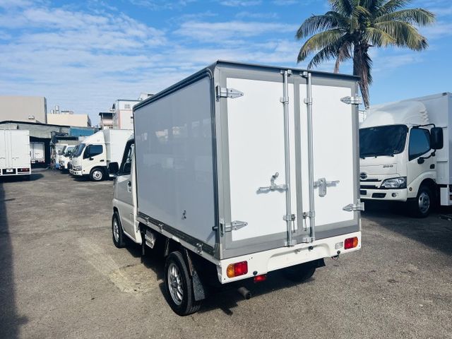 正2023年自排冷凍車 僅跑5萬多公里 配備齊全  第8張相片