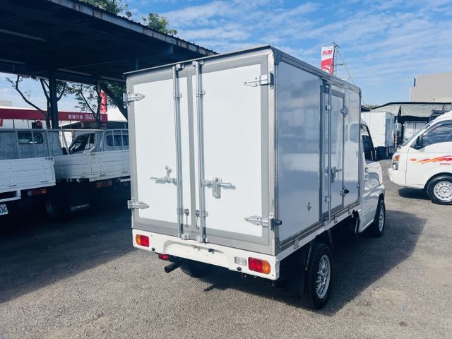 正2023年自排冷凍車 僅跑5萬多公里 配備齊全  第9張相片