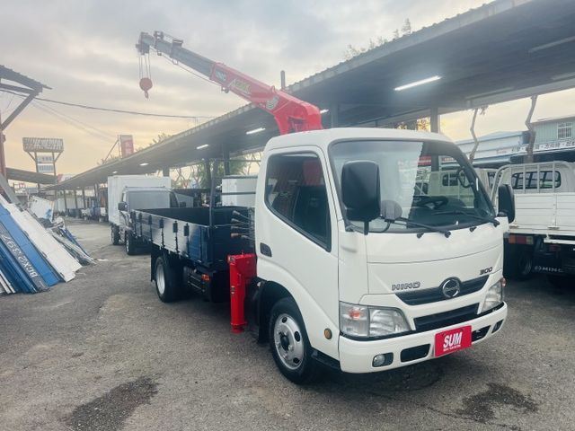 正2017年 吊桿貨車 里程少跑 車漂亮 可銀貸......  第1張相片