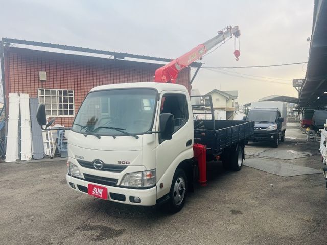 正2017年 吊桿貨車 里程少跑 車漂亮 可銀貸......  第2張相片