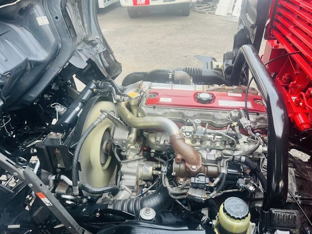 正2017年 吊桿貨車 里程少跑 車漂亮 可銀貸......  第6張相片